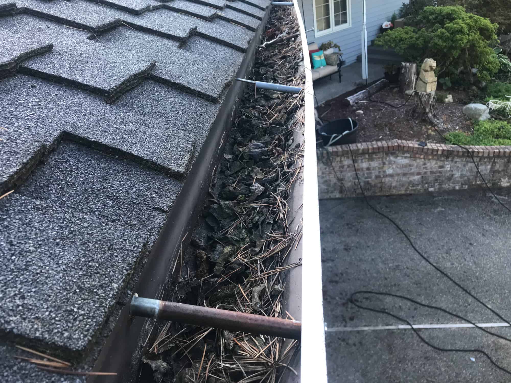 Beaverton Gutter Cleaning Service Before and After